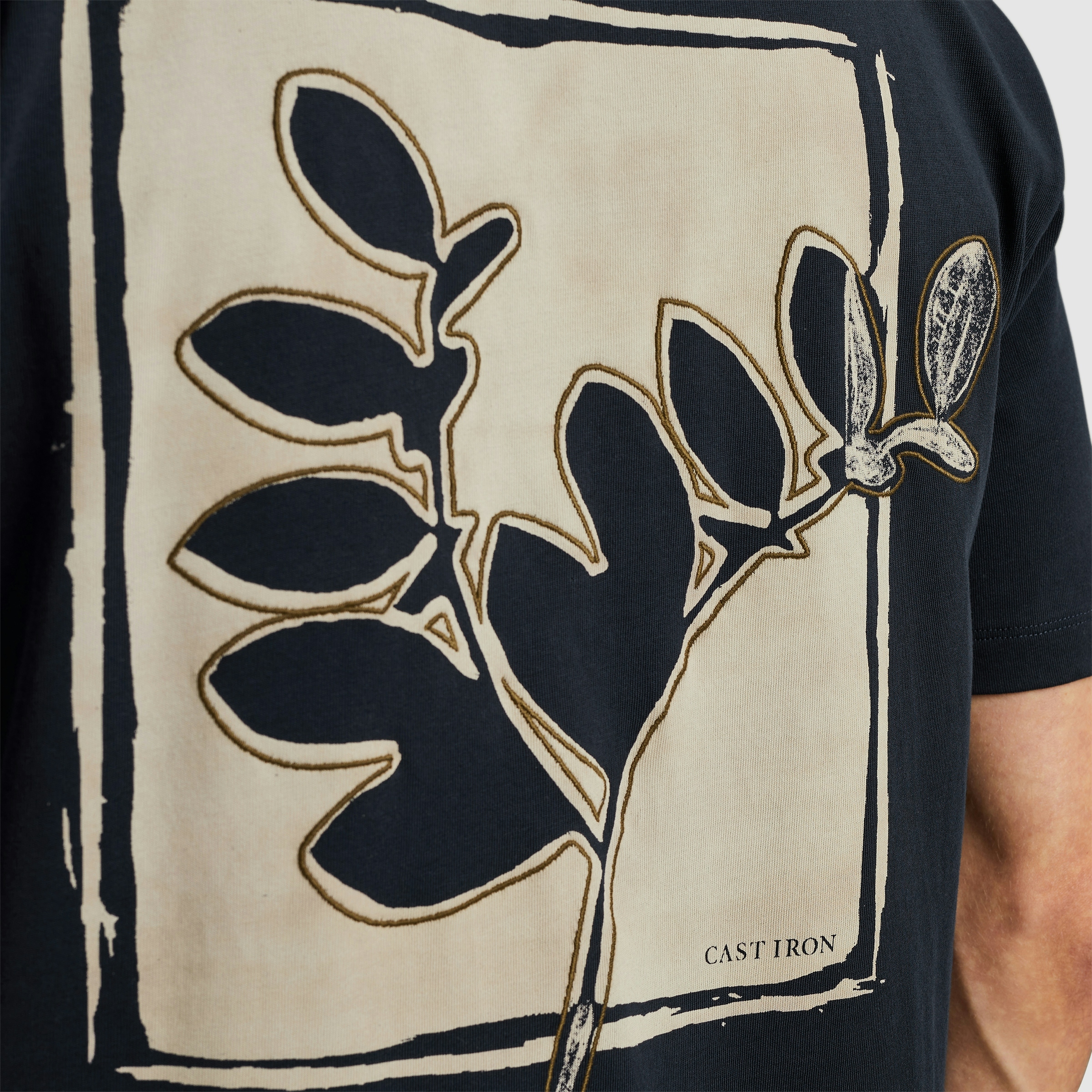 Cast Iron T-shirt Dark Sapphire